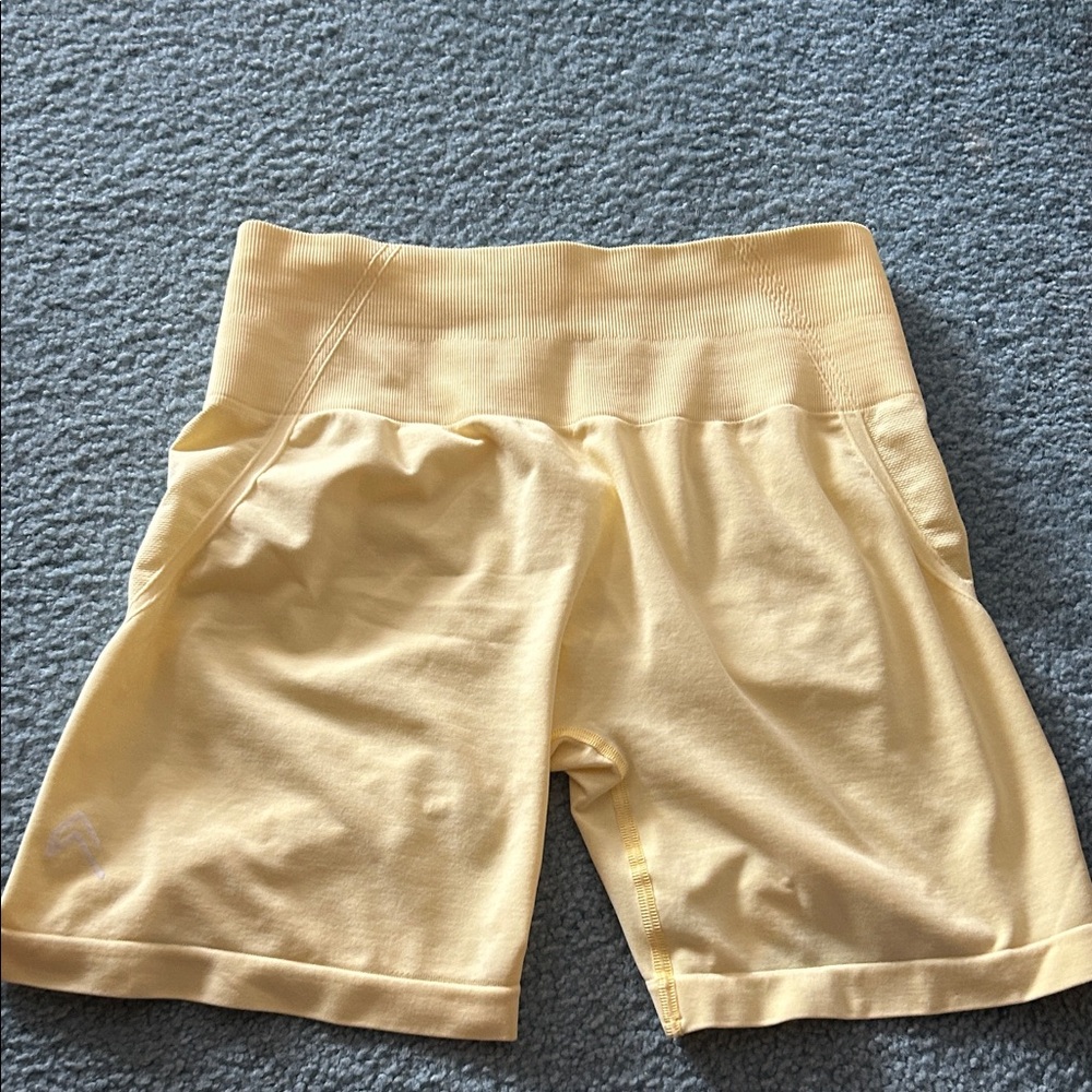 Oner Effortless Shorts Sherbet Yellow Size Large